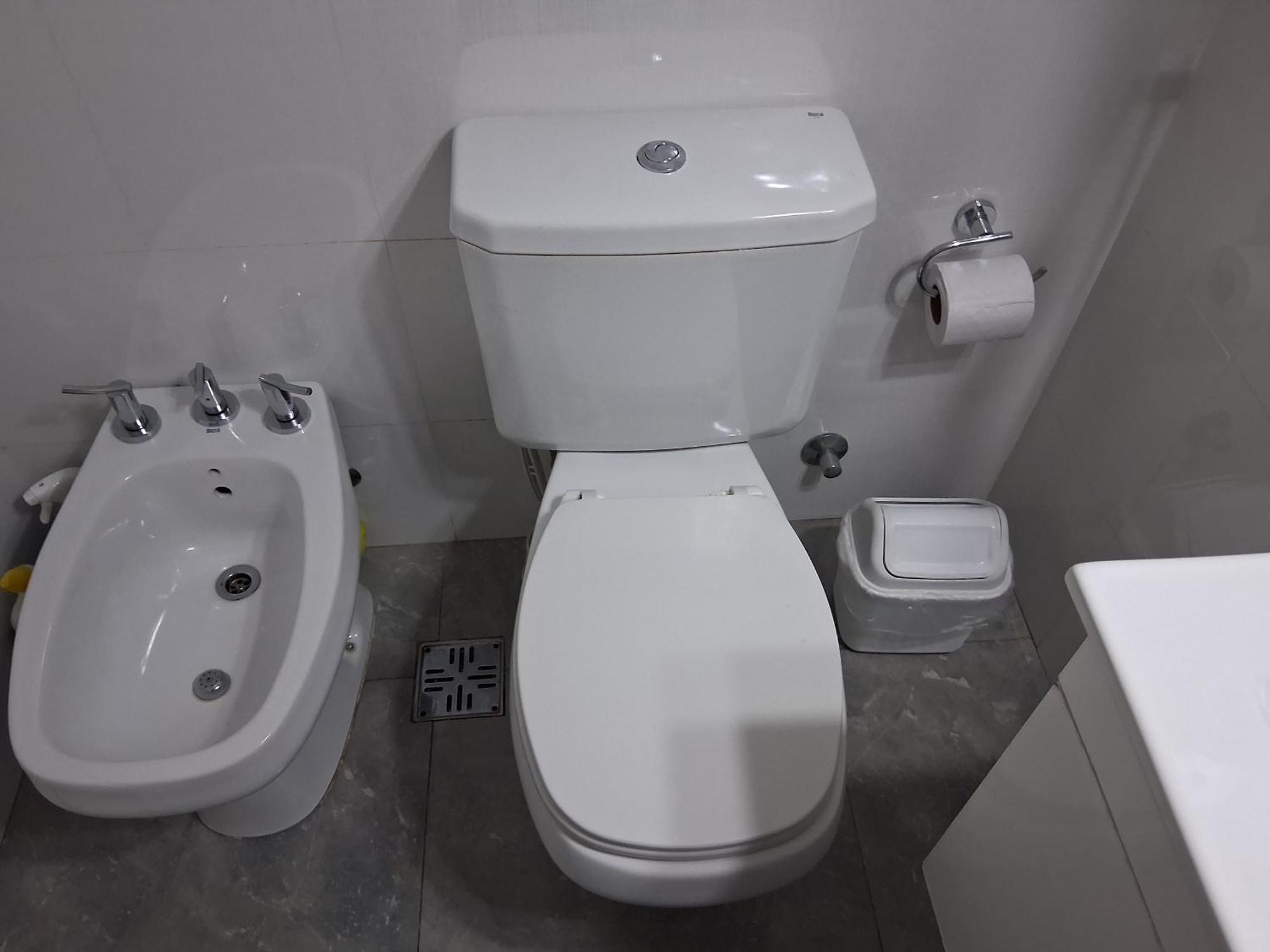 4 Ventanales Sobre La Avenida Corrientes Apartamento